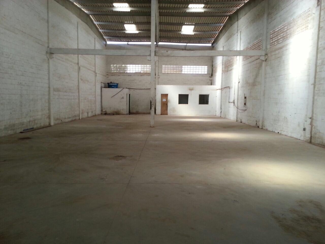 Depósito-Galpão, 380 m² - Foto 2
